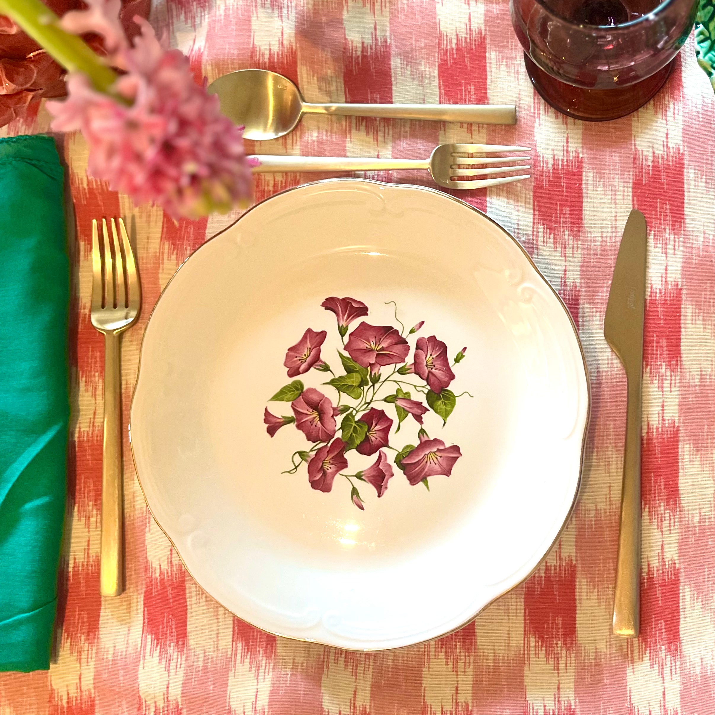 VINTAGE LISERON DESSERT PLATE - SET OF 26