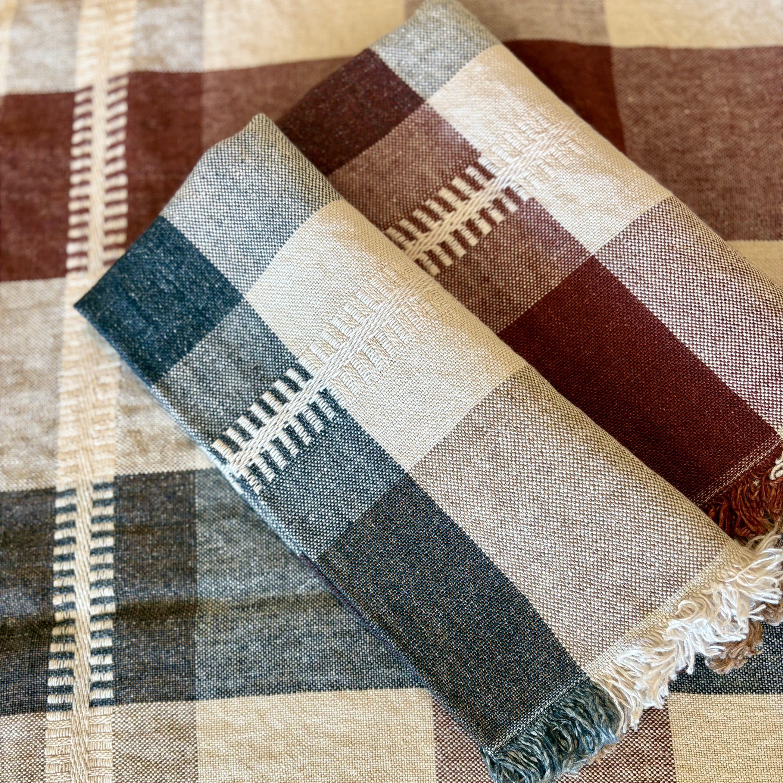 NAPPE THE BELGIAN TABLE THROW - IOULIDA - 140x230cm