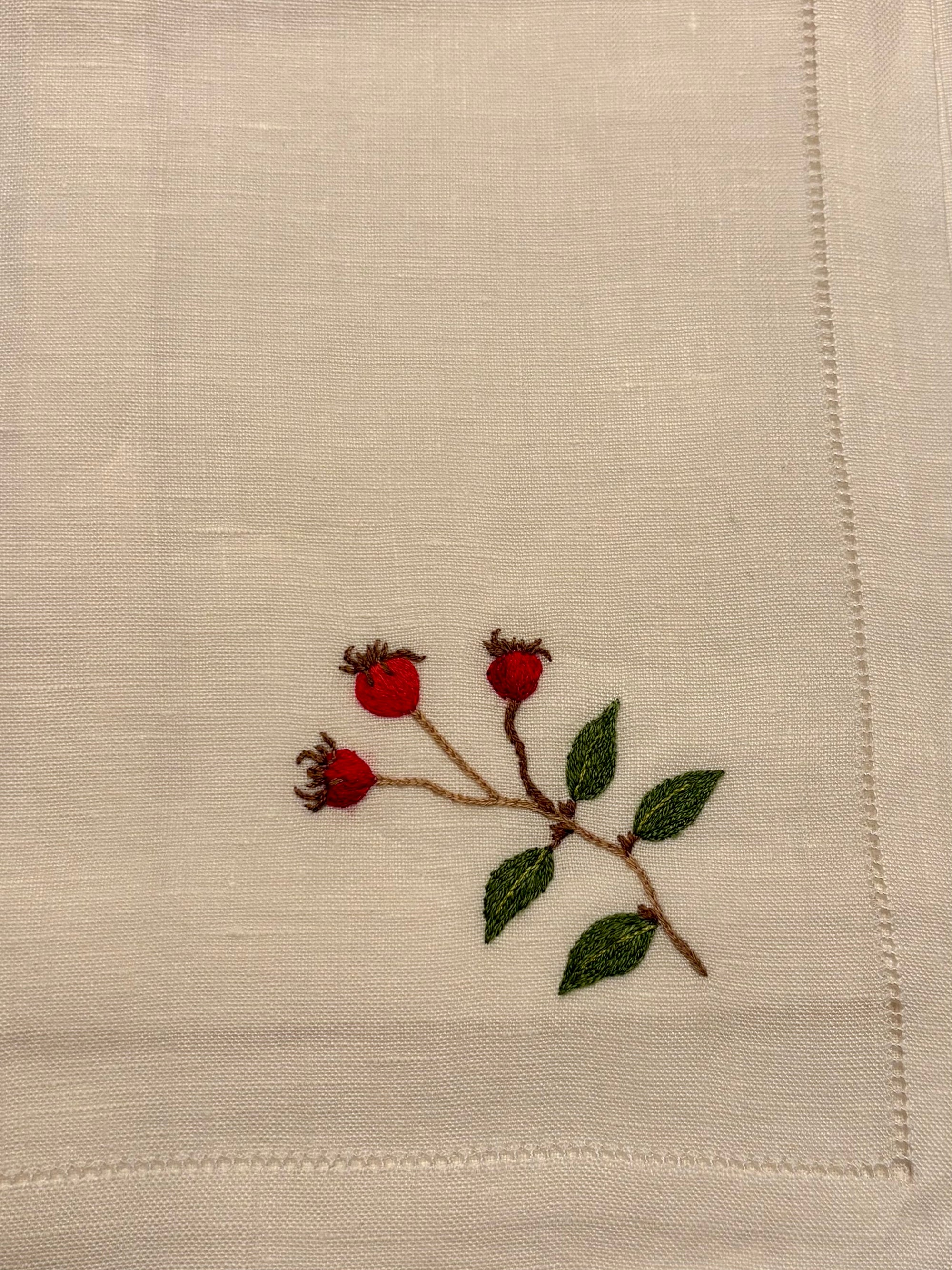 NAPKIN WILD ROSE BERRY- SET OF 4
