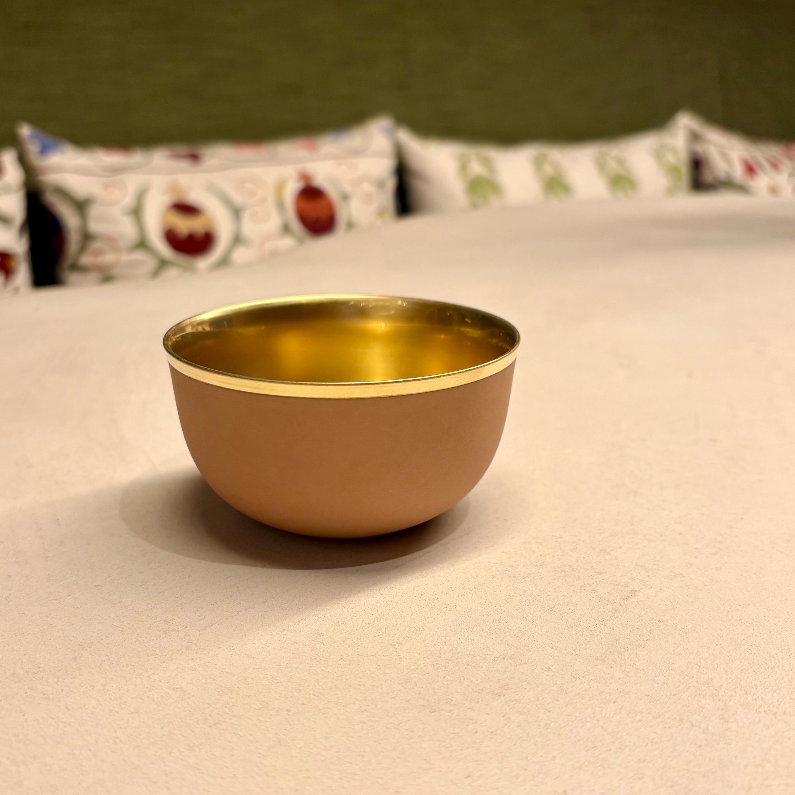 CHAMPAGNE BOWL BELVEDERE CARAMEL MAT AND GOLD