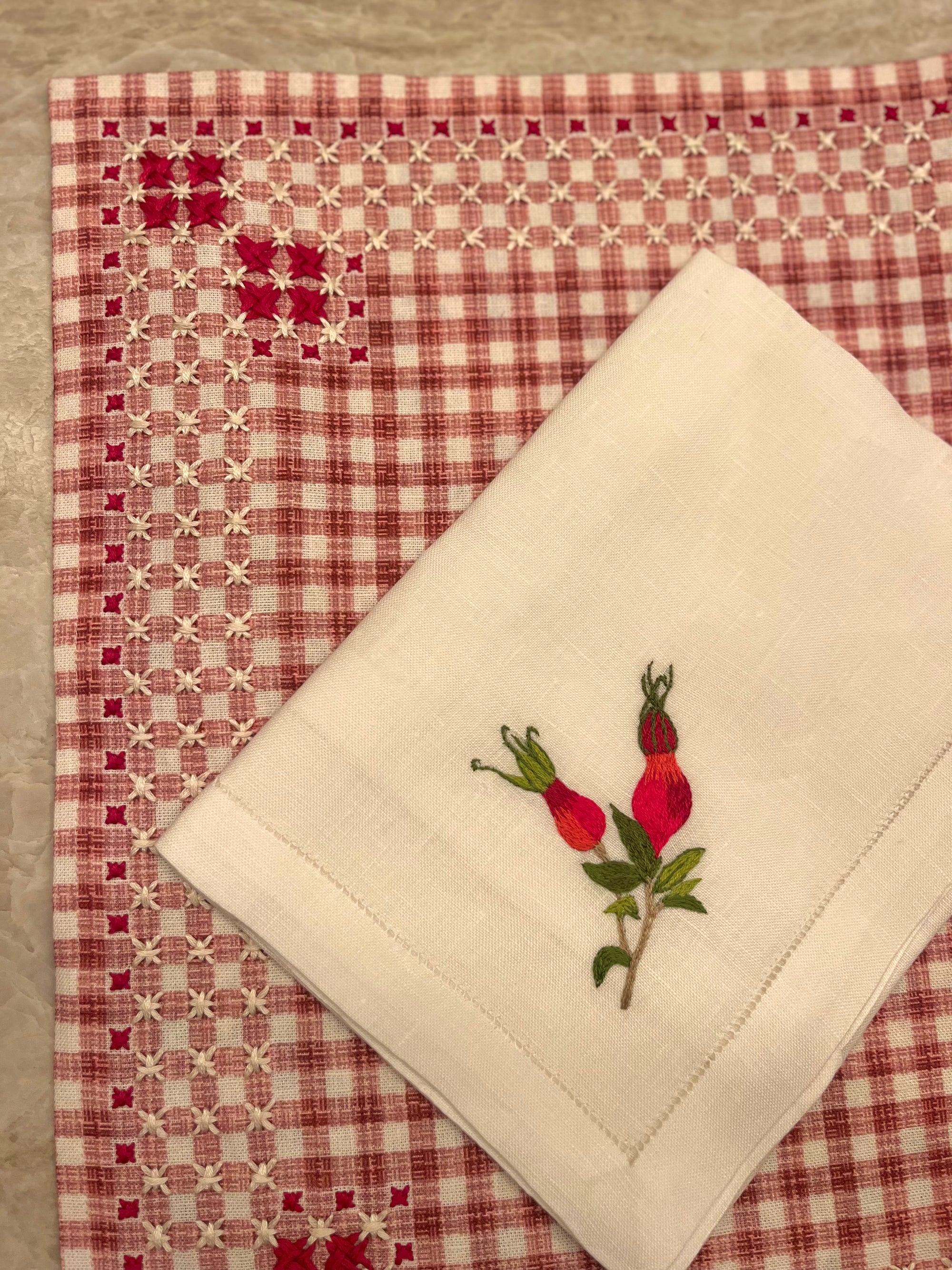 NAPKIN WILD ROSE BERRY- SET OF 4