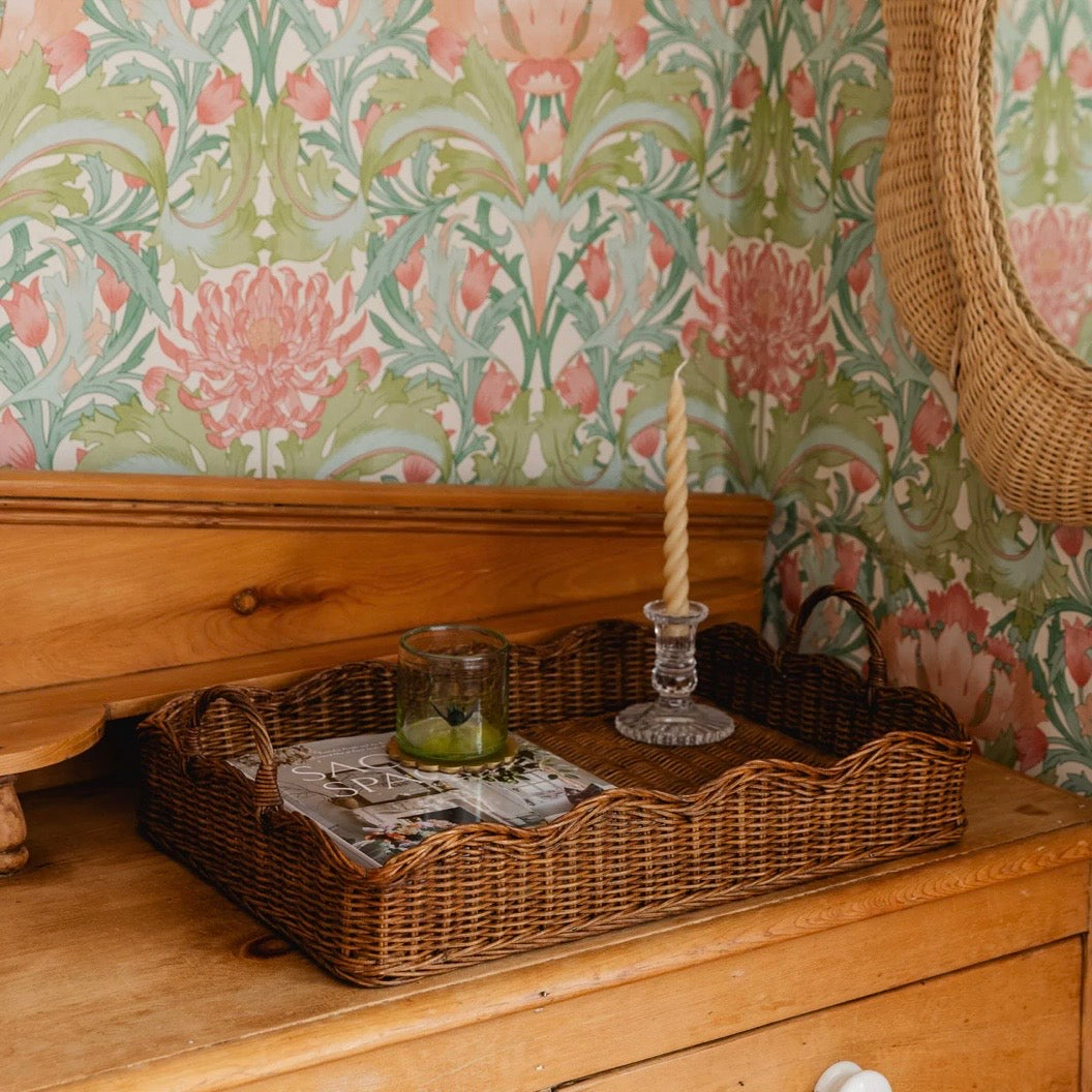 MEDIUM RATTAN SCALLOPED TRAY, TEAK