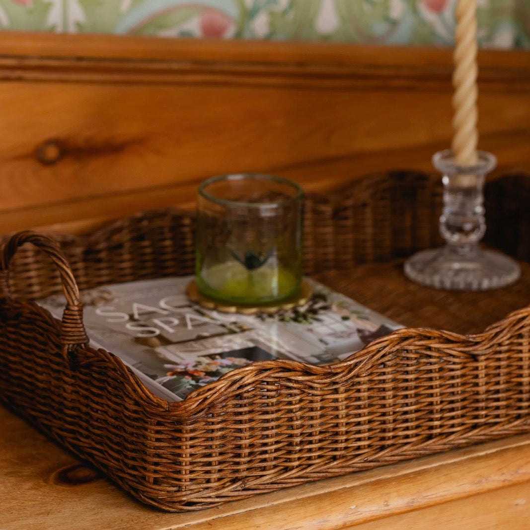 MEDIUM RATTAN SCALLOPED TRAY, TEAK