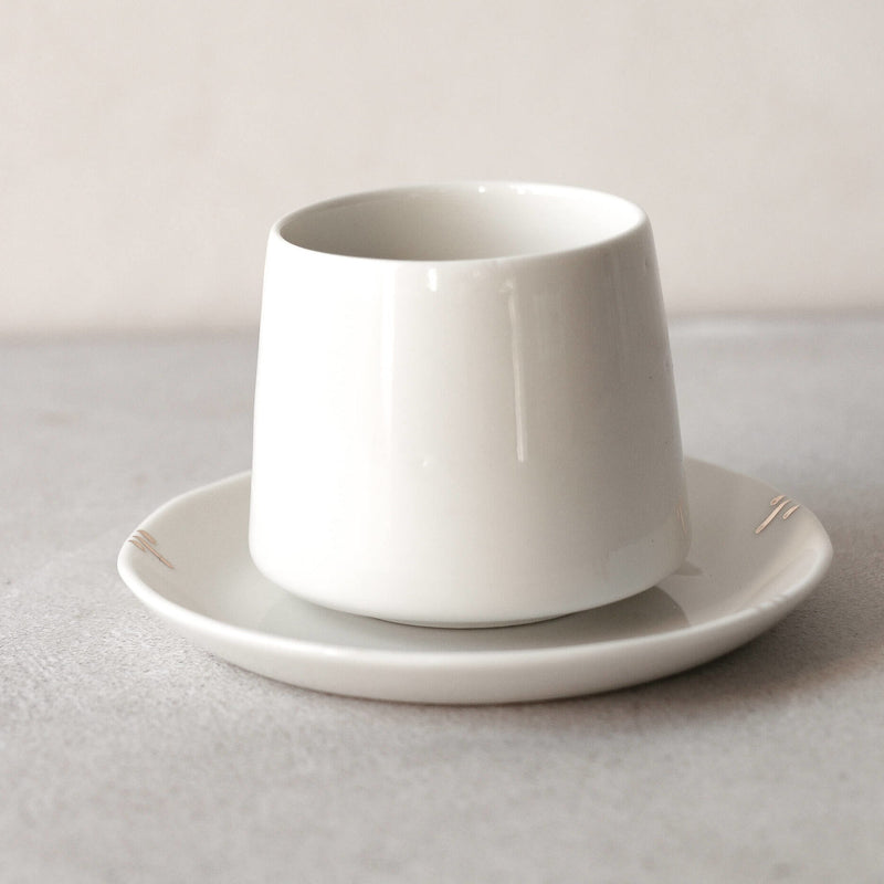 CUP AND SAUCER SIMPLE BLANCHE & OR - SET OF 4